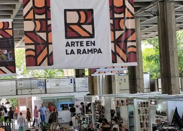 Despliegue de arte cubana em galerias habaneras