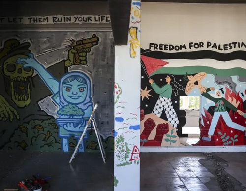 A gallery against the "genocide in Gaza"