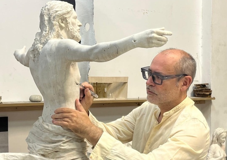 Sculpture as the Art of Giving Life to the Inanimate
