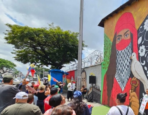 Walls transform into trenches of art for the freedom of the Palestinian people!