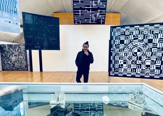A nova exposição de Ernesto Ríos que une arte, ciência e tecnologia