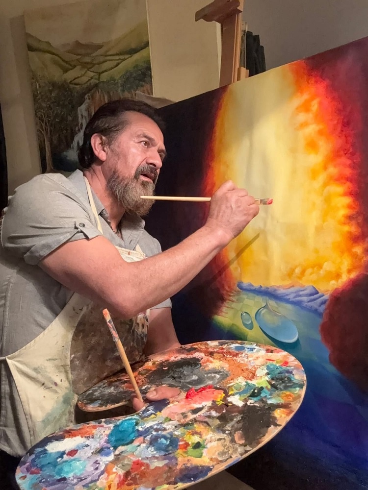 Nariño artist leads international painting competition in London