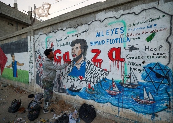 Gazan Artists Pay Tribute to the Global Sumud Flotilla with Mural
