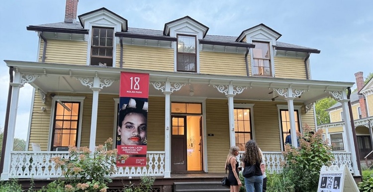 Trienal de Arte Latino-Americana NYLAAT abre suas portas em Governors Island