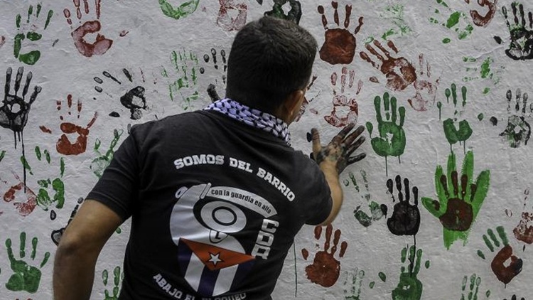 A mural in Havana for peace in Palestine