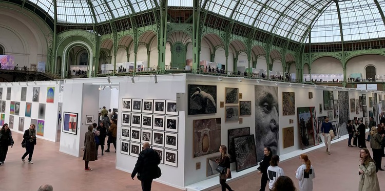Paris Photo Exhibits Iconic Collection of Latin American Artists for the First Time