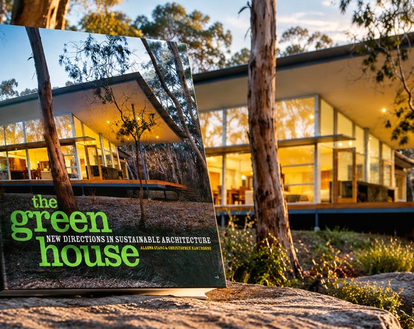 THE GREEN HOUSE: NEW DIRECTIONS IN SUSTAINABLE ARCHITECTURE