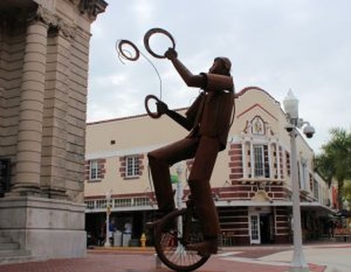 Gallery Of Sculpture By Edgardo Carmona - Colombia