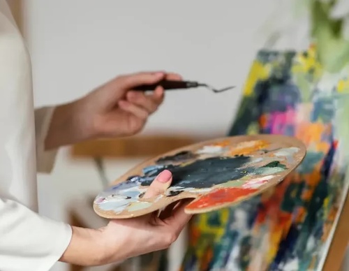 What does a visual artist do?
