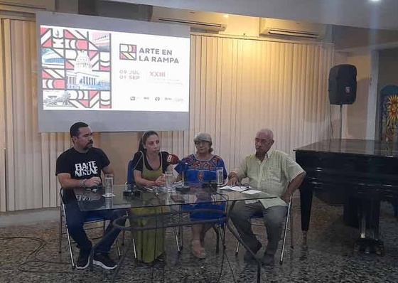 Feira de Arte em La Rampa em Cuba