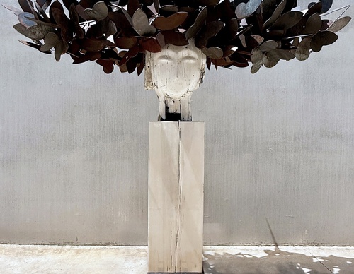 sulpture by manolo valdes spain