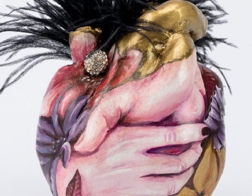 Exposição de arte um dos 100 corações