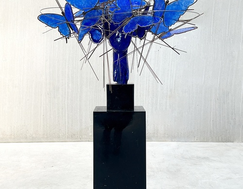sulpture by manolo valdes spain