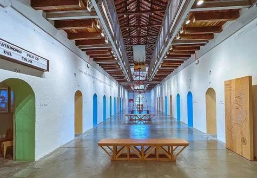 Arte binacional se apodera del Panóptico con 'Fusión: Escultura y Fotografía Intervenida'