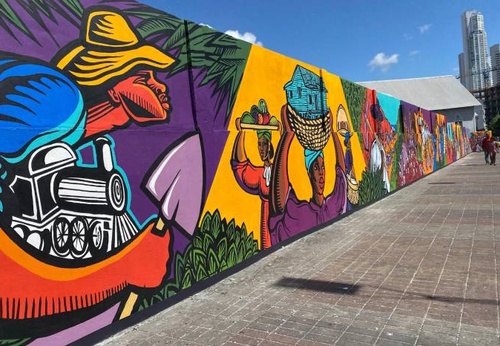 Un mural que narra la historia del afroantillano en Panamá