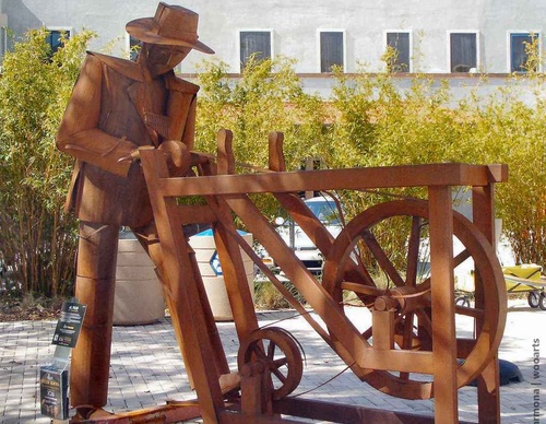 Gallery Of Sculpture By Edgardo Carmona - Colombia