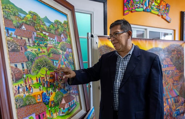 Coleção de arte salvadorenha destaca a cultura latino-americana em exposição