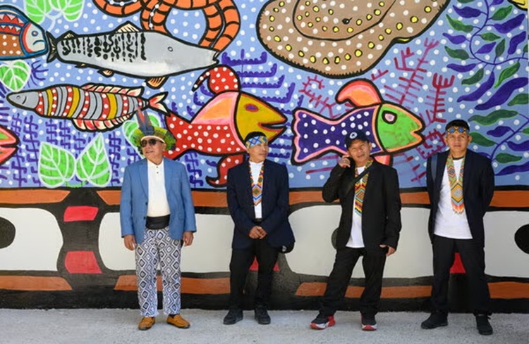 Raíces y vanguardia: La fusión de las tradiciones indígenas y el arte contemporáneo