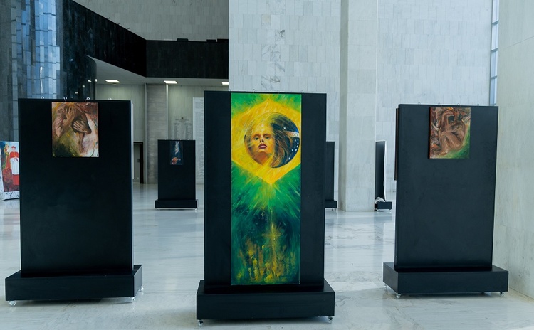 'Pax XXI' Exhibition Celebrates Latin American Art and Expression at Alesp