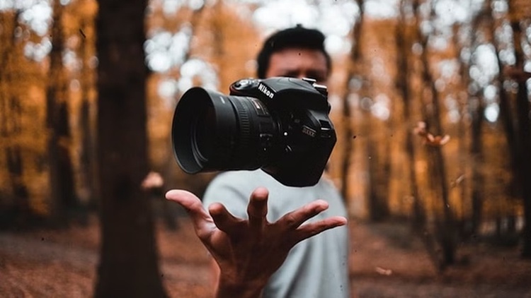 Difference Between Documentary and Artistic Photography + Creative Techniques for Photographers