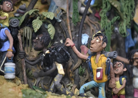 Artista colombiano moldea el dolor de la migración en América