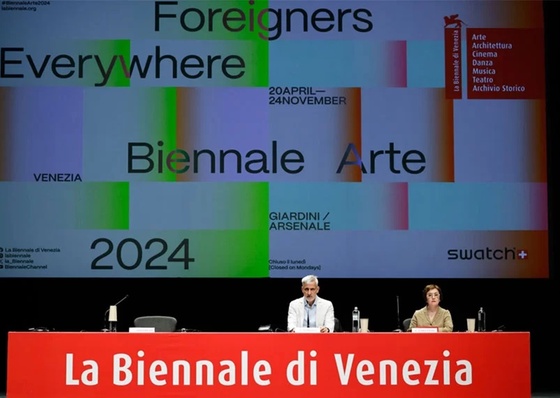 A Bienal de Arte de Veneza olha para o sul em sua edição muito política
