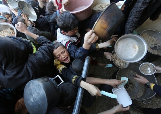 Photos of the Gaza Genocide at the Thyssen Museum to Raise Awareness