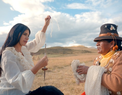 “Artista Ancestral”: Um Olhar sobre o Artesanato Latino-Americano