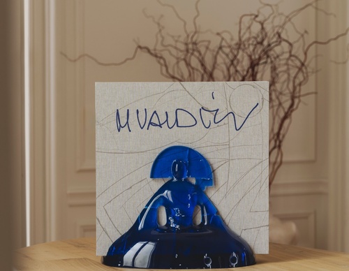 sulpture by manolo valdes spain