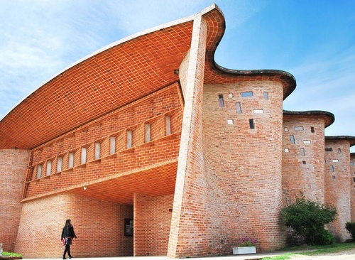 The Clay Architecture of Eladio Dieste
