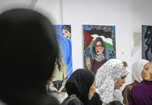 Gaza Exhibition Reflects Pain and Resilience Through the Art of Palestinian Girls