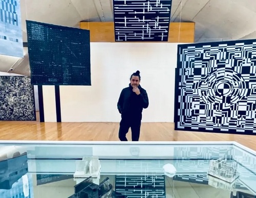 La nueva exposición de Ernesto Ríos que fusiona arte, ciencia y tecnología