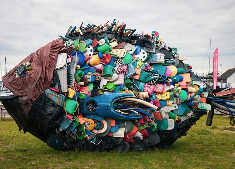 Sustainable Art: Transforming Waste into Beauty and Awareness