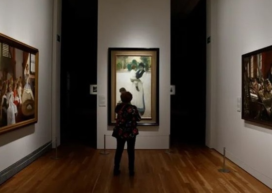 A exposição que reúne artistas latinos em Madrid