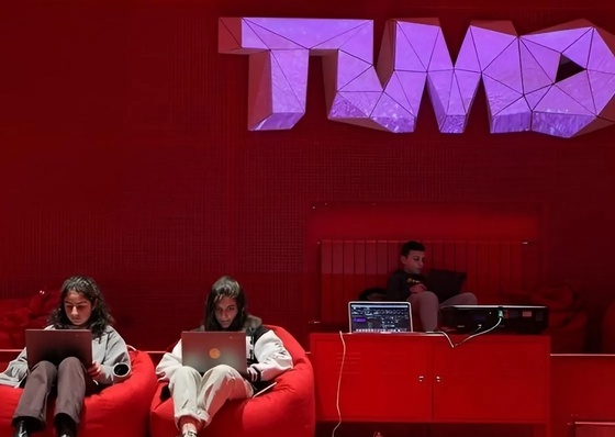 Tecnologia e arte para jovens