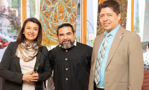 Honduran Artist's Exhibition Attracts Art