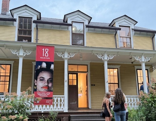 Trienal de Arte Latino-Americana NYLAAT abre suas portas em Governors Island