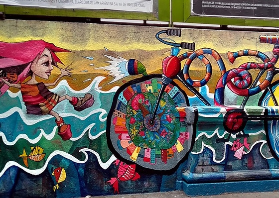 What is a mural and what are its characteristics?